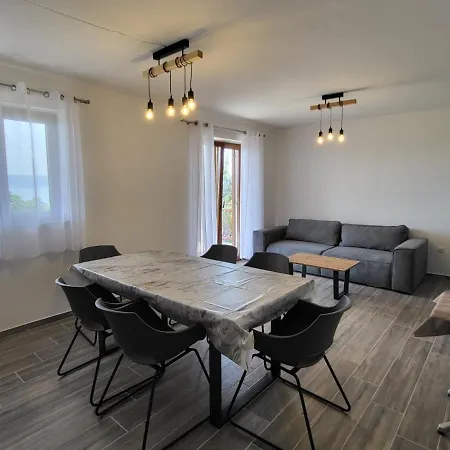 Apartment Manda *