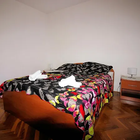 Manda Apartment *