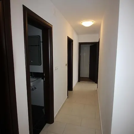 Apartment Manda *