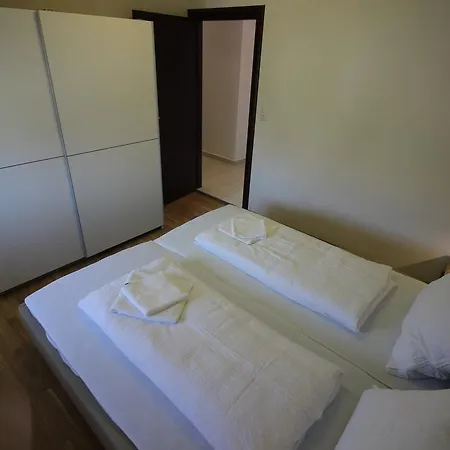 Apartment Manda *