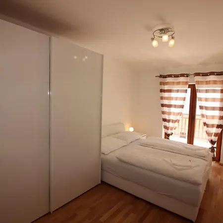 Apartment Manda *