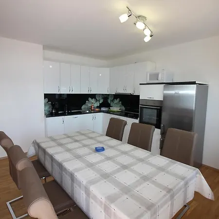 Apartment Manda *