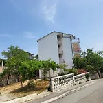 Manda 노비비노돌스키