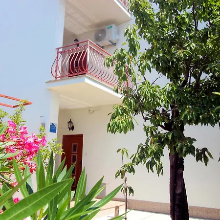 Manda Apartmán *